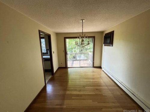 21 Burnham St, Hartford CT 06108-0010 exterior