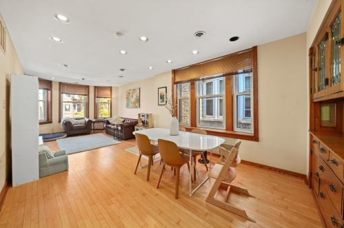 2321 Walton St, Chicago IL 60622-4817 exterior