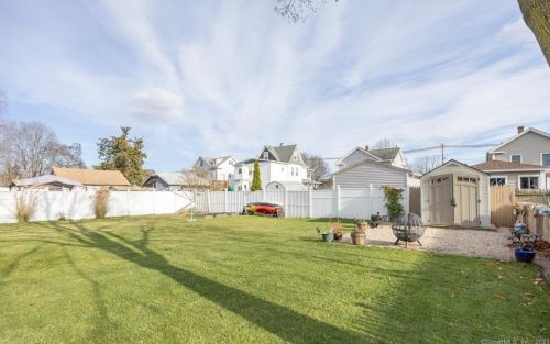 32 Clifton St, Wallingford CT  06492-4002 exterior