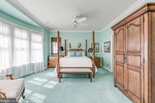 12561 Ansin Cir Dr, Rockville MD 20854-6912 exterior