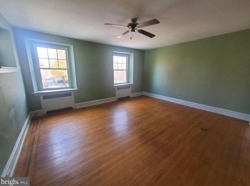 1002 Haworth St, Philadelphia PA 19124-2506 exterior