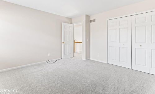 1050 Pointe Pl Blvd, Rochester MI 48307-1794 exterior