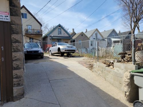 1822 23rd St, Milwaukee WI  53205-1526 exterior