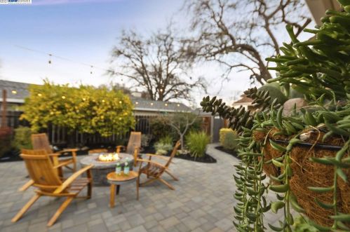 1870 Elinora Dr, Concord CA 94523-2815 exterior