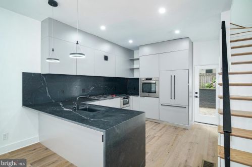 747 19th St, Philadelphia PA  19130-2029 exterior