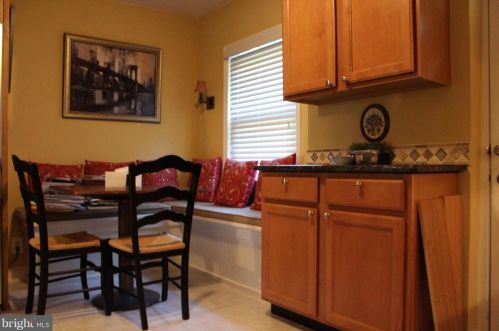 1735 Cameron St, Alexandria VA  22314-2706 exterior