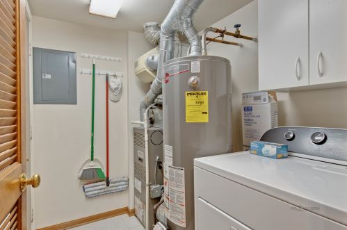 1537 Candlewood Dr, Bull Valley IL 60014-8962 exterior