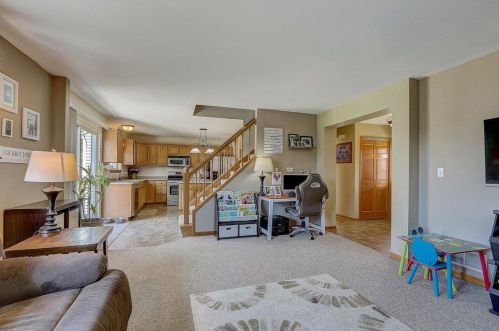 608 Chadwick Dr, Watertown WI 53094-5907 exterior