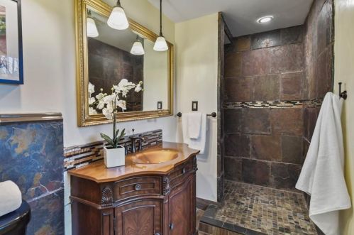 4934 Leeds Ct, Atlanta GA exterior