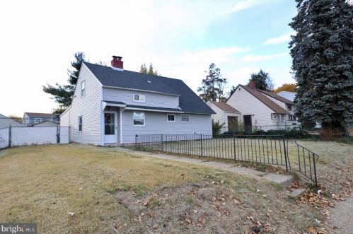 9314 Academy Rd, Philadelphia PA  19114-3523 exterior