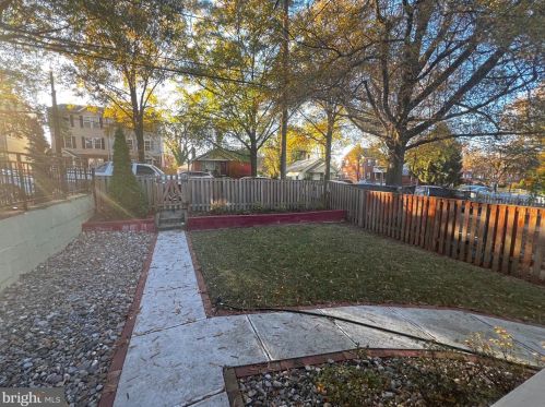 1025 49th St, Washington DC  20019-3930 exterior