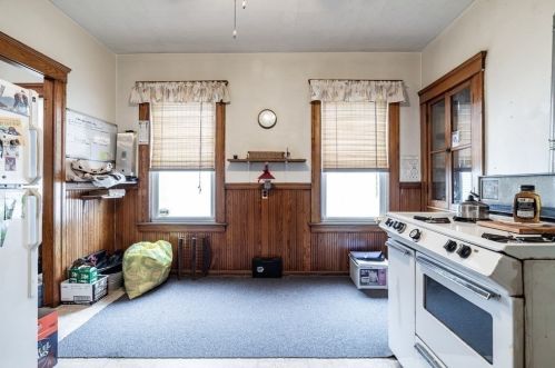 12 Kosta St, Worcester MA 01607-1525 exterior