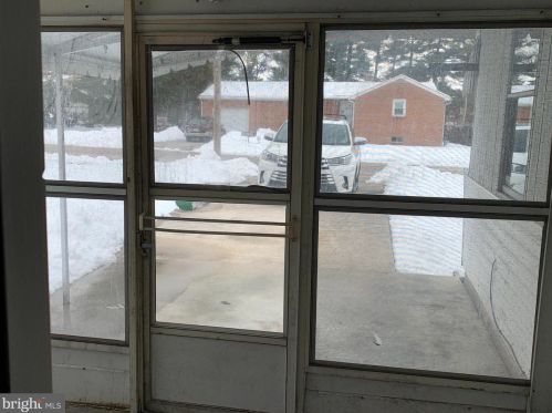 512 Meade Ave, Hanover PA 17331-3623 exterior