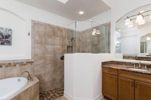 6545 Caldecott Dr, Naples FL 34113-3195 exterior