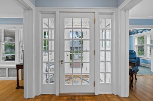 4201 Downer Ave, Milwaukee, WI 53211-1718