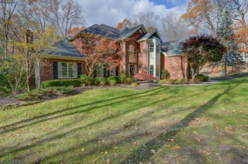 23 Douglas Dr, Sparta, NJ 07871-3040