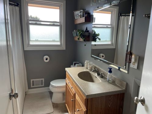 4468 65, Milwaukee WI 53220-3420 exterior