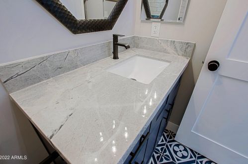 4226 42nd St, Phoenix AZ  85018-4208 exterior