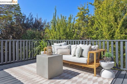 1318 Stannage, Berkeley CA 94706-1640 exterior