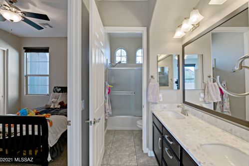 8499 National Dr, Tucson AZ 85742-8526 exterior