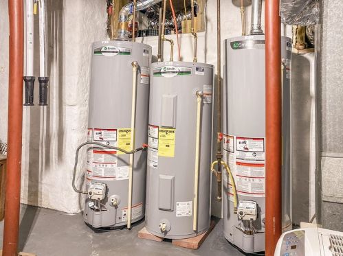 1100 Indiana Ave, Monaca PA 15061-2122 exterior