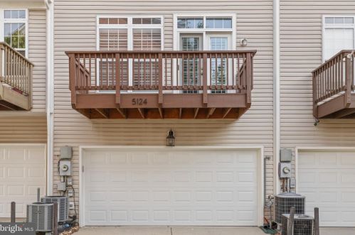 5124 Knapp Pl, Alexandria VA 22304-8637 exterior