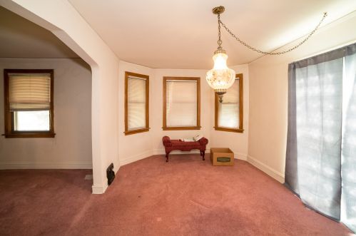 7630 Maplewood Ave, Chicago, IL 60652-1738