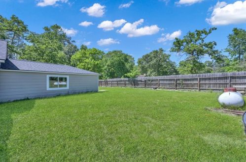 9803 Pne Pt Dr, Montgomery TX 77316-9148 exterior