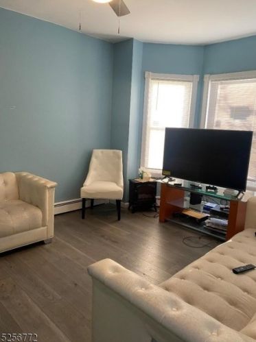 82 Pequannock St, Dover NJ 07801-3442 exterior