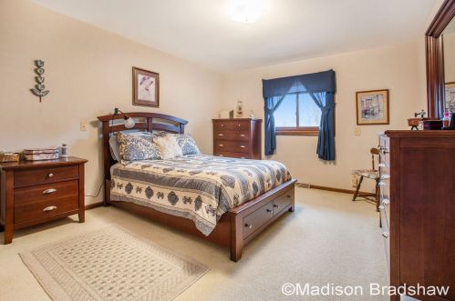 653 Andover St, Grand Rapids MI 49548-7608 exterior