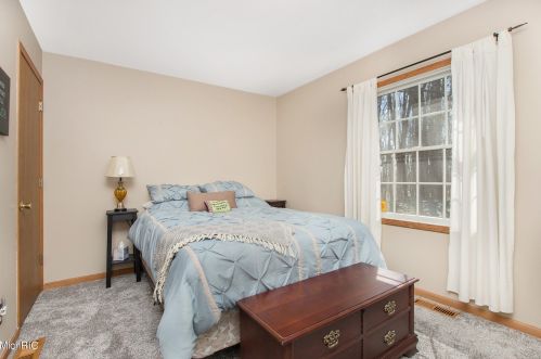 1944 Lincoln Rd, Allegan MI 49010-9435 exterior