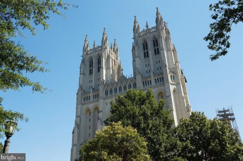 4101 Cathedral Ave, Washington DC  20016-3585 exterior