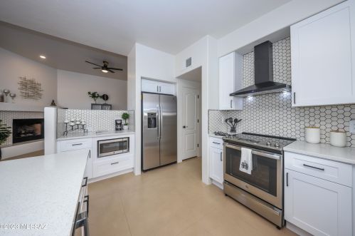 6561 Shadow Bluff Dr, Tucson AZ  85704-6950 exterior