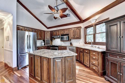 8388 Lake Dr, Lithonia GA  30039-5724 exterior