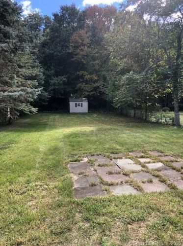 5 Southview St, Enfield CT 06082-4619 exterior