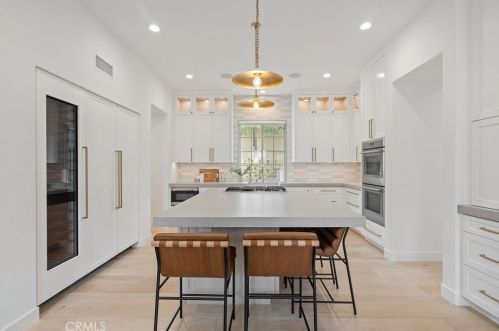 10464 Caribou Way, Tustin CA  92782-1470 exterior