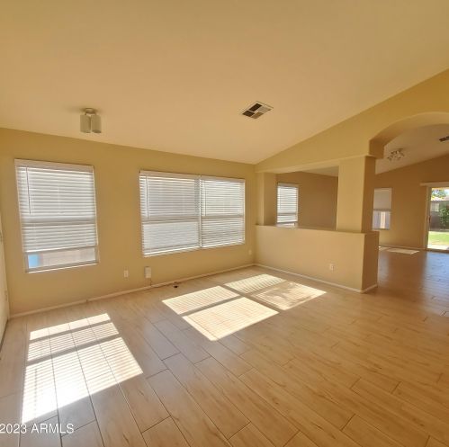 4739 Desert Wind Dr, Phoenix AZ  85044-6212 exterior