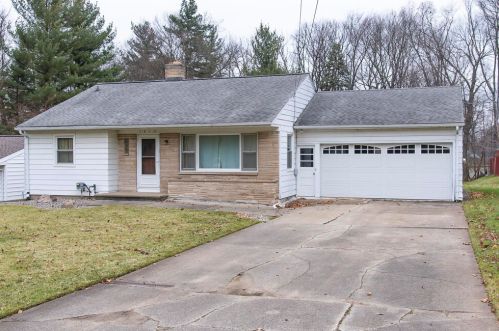 1615 Hamelink Dr, Kalamazoo, MI 49002-1657