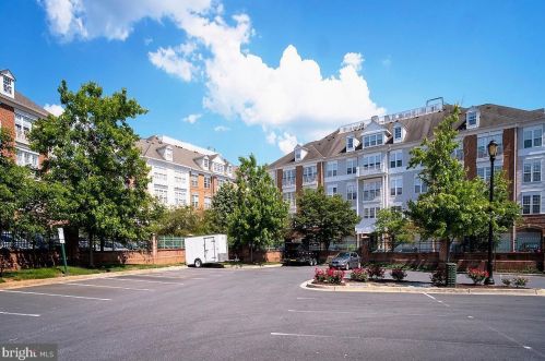 302 King Farm Blvd, Rockville MD  30203-5920 exterior