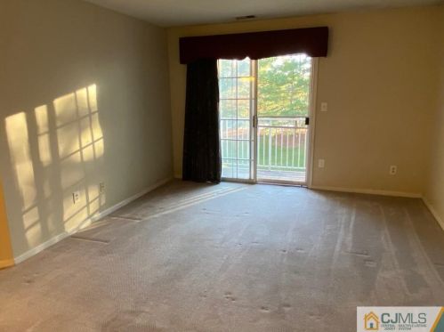 224 Waterford Dr, Edison NJ  08817-1914 exterior