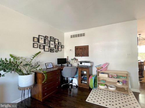 321 Fairmount Dr, Edgewater MD  21037-2921 exterior