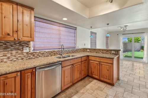 17416 13th St, Phoenix AZ  85022-2075 exterior