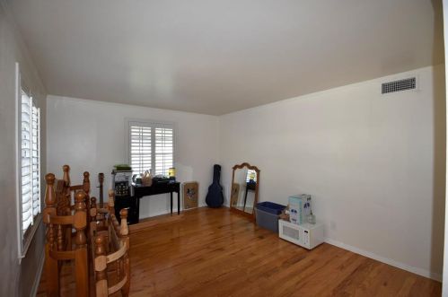 1122 Northgate Dr, Irving TX  75062-7599 exterior