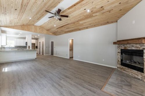 146 Arizona Ln, Huntsville TX 77320-1615 exterior