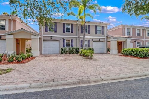 5661 Cove Cir, Naples, FL 34119-9531