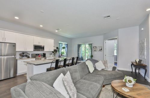 8704 El Portal Dr, Tampa FL  33604-1223 exterior