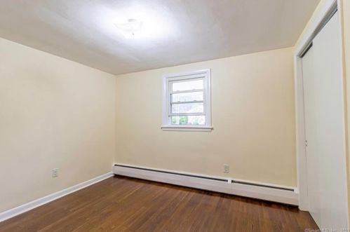 36 Park Avenue Ext, Uncasville CT 06382-1817 exterior