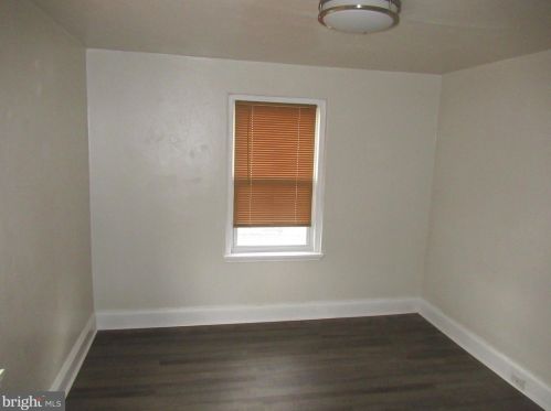 966 Niagara Rd, Camden NJ 08104-2860 exterior