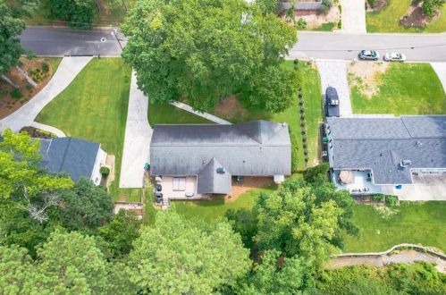 4882 Cambridge Dr, Atlanta GA 30338-5049 exterior