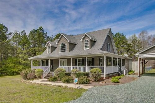 6149 Burgess Farm Dr, Parks Crossroads, NC 27316-8403